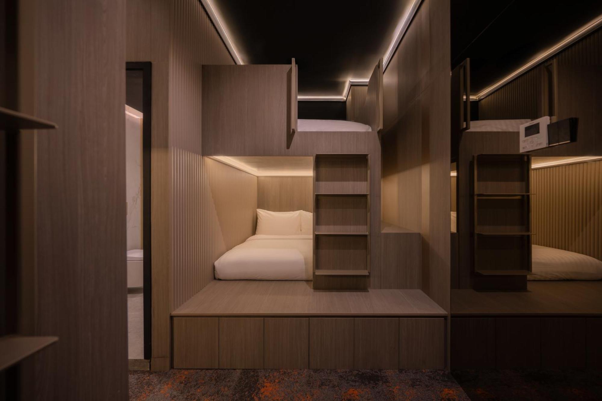 Cube Social Boutique Capsule Hotel At Boat Quay Singapore Exterior foto