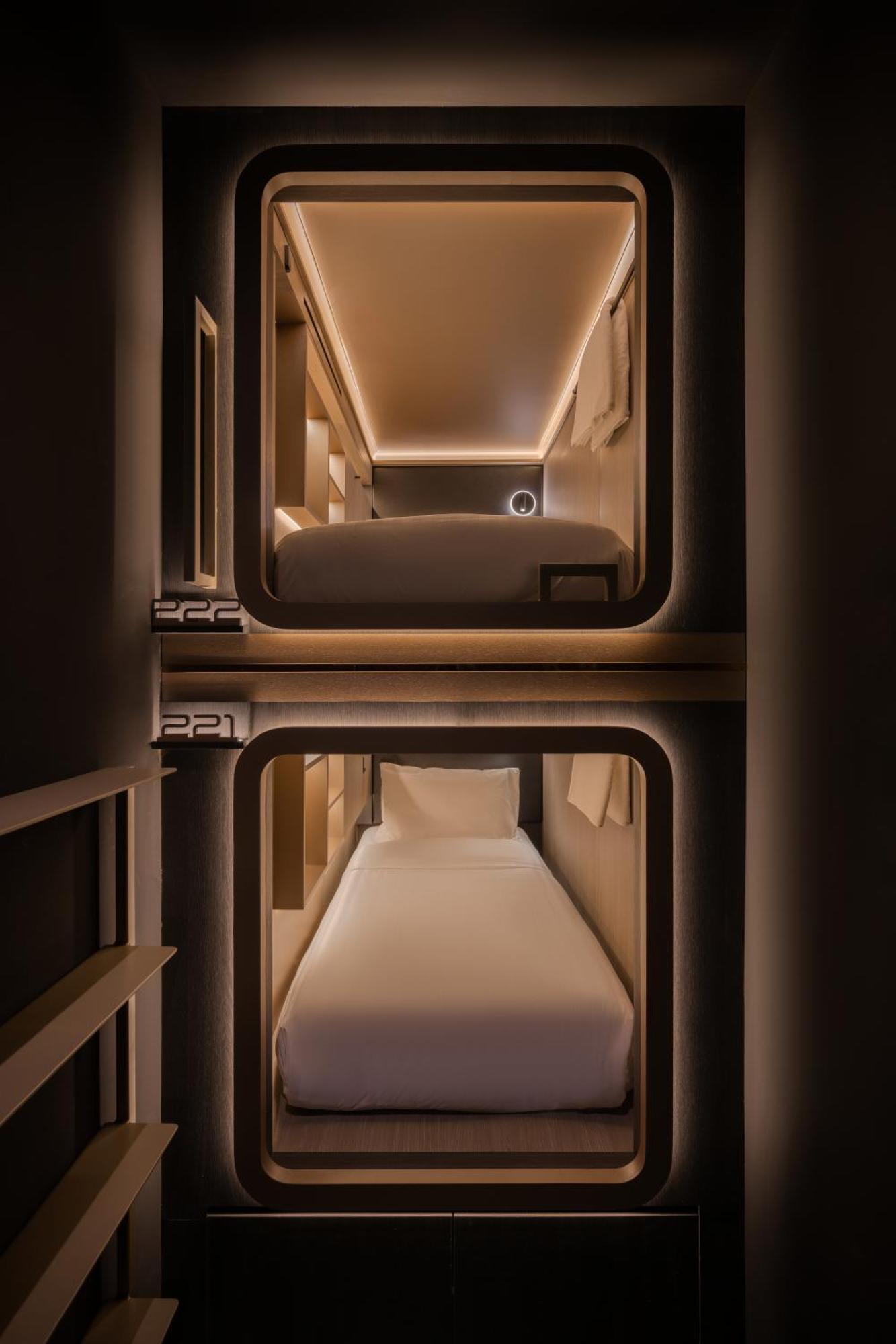 Cube Social Boutique Capsule Hotel At Boat Quay Singapore Exterior foto