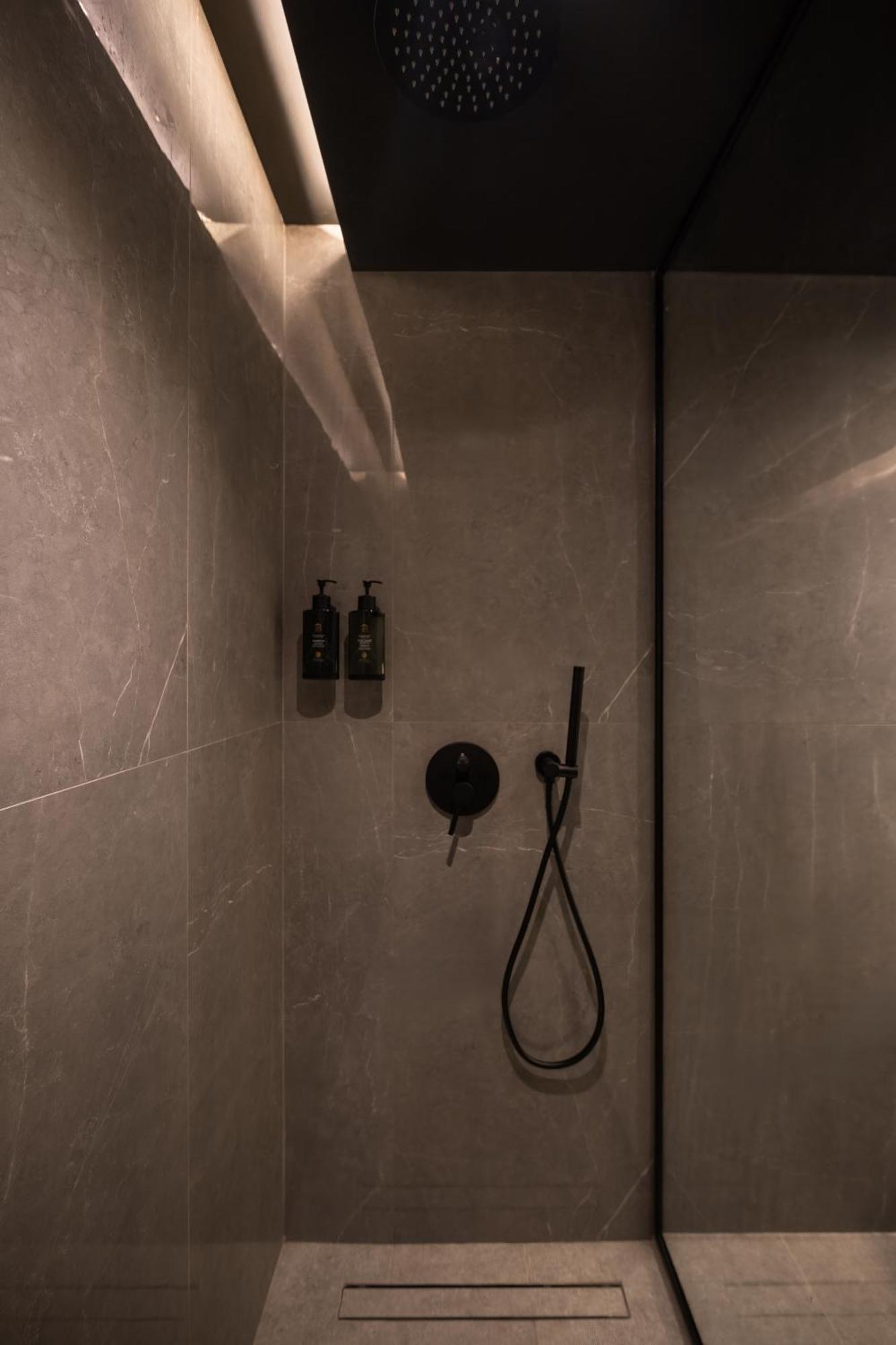 Cube Social Boutique Capsule Hotel At Boat Quay Singapore Exterior foto
